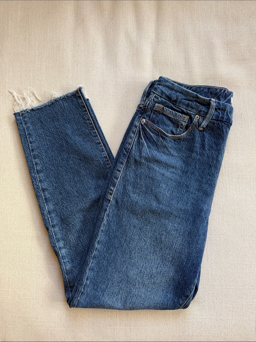 Good American Straight-Leg Jeans in Dark Blue Denim